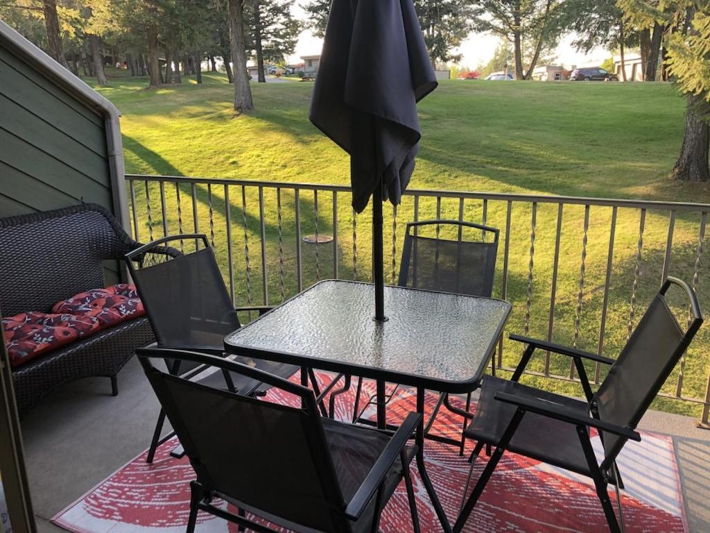 Akiskinook At Windermere Lake - Private Beach Access - New Pool And Hot Tub Now Open! Invermere Luaran gambar