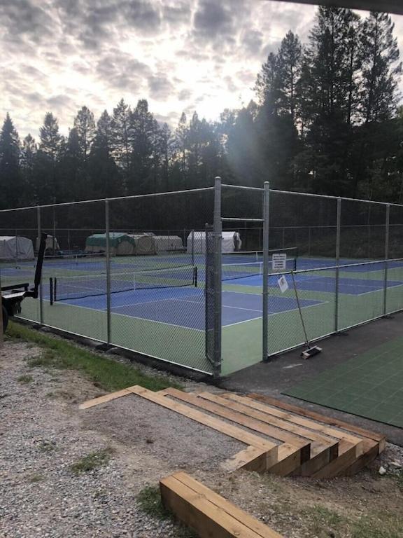 Akiskinook At Windermere Lake - Private Beach Access - New Pool And Hot Tub Now Open! Invermere Luaran gambar